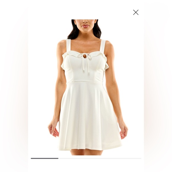 CITY STUDIOS
Juniors' Ruffled-top Mini Dress In White - Picture 3 of 11